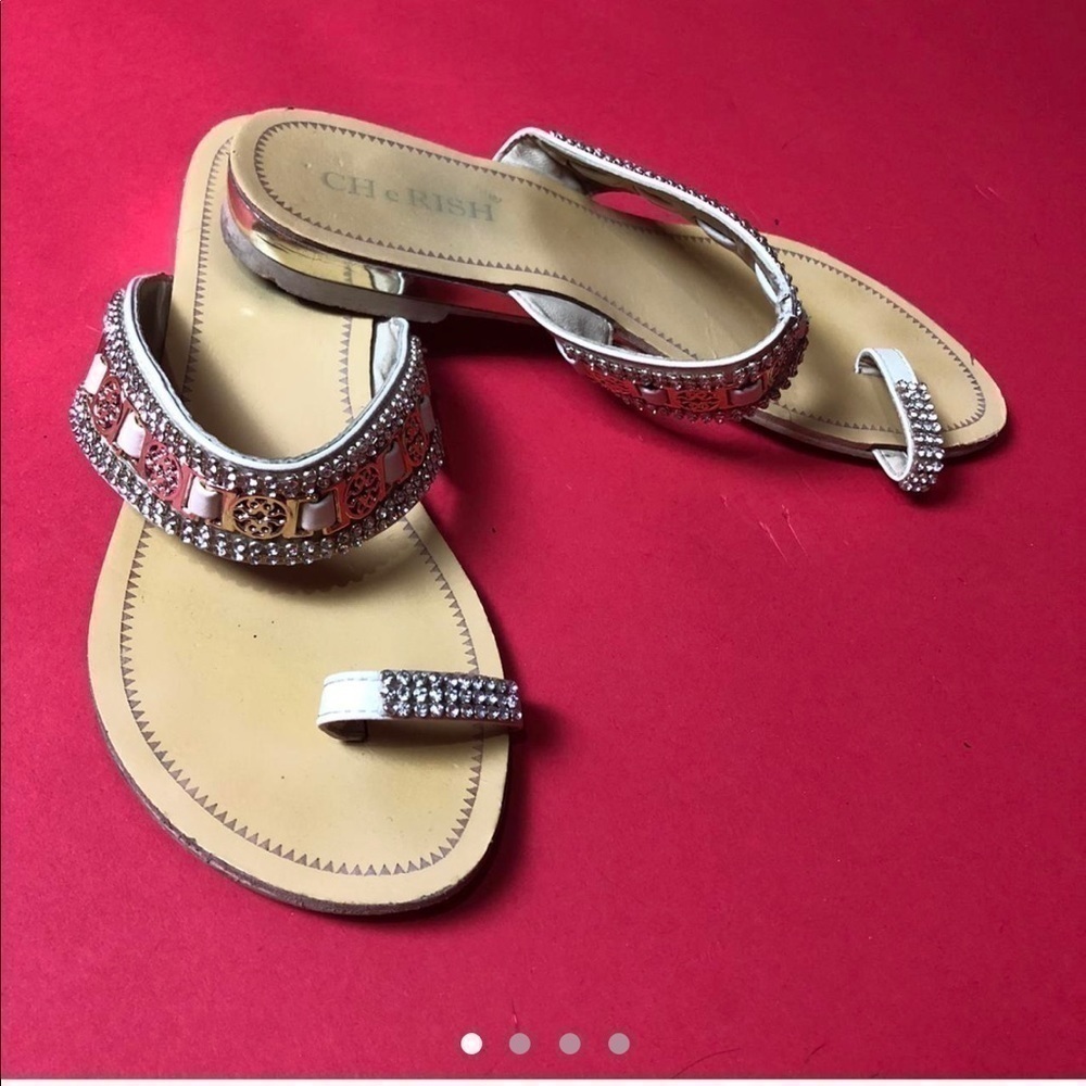 Blingy sandals. 🤍🤍
